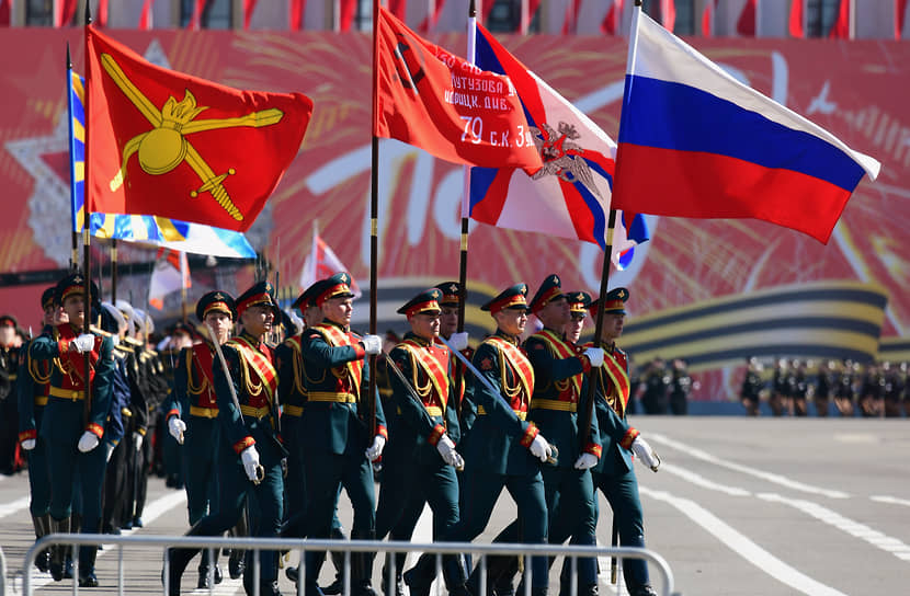 Санкт-Петербург. Военный парад на Дворцовой площади, посвященный 76-й годовщине Победы в Великой Отечественной войне