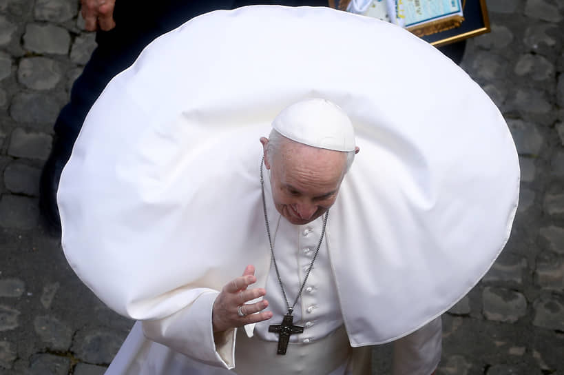 Ватикан. Папа римский Франциск после еженедельной аудиенции