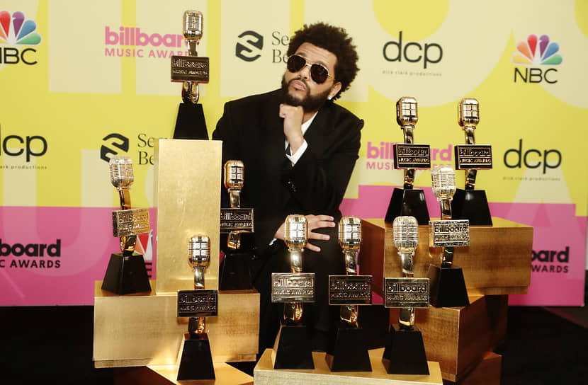 Триумфатором церемонии стал The Weeknd, взявший десять статуэток, в том числе в основных категориях «Лучший исполнитель», «Лучший исполнитель среди мужчин» и «Лучший в рейтинге Hot 100»