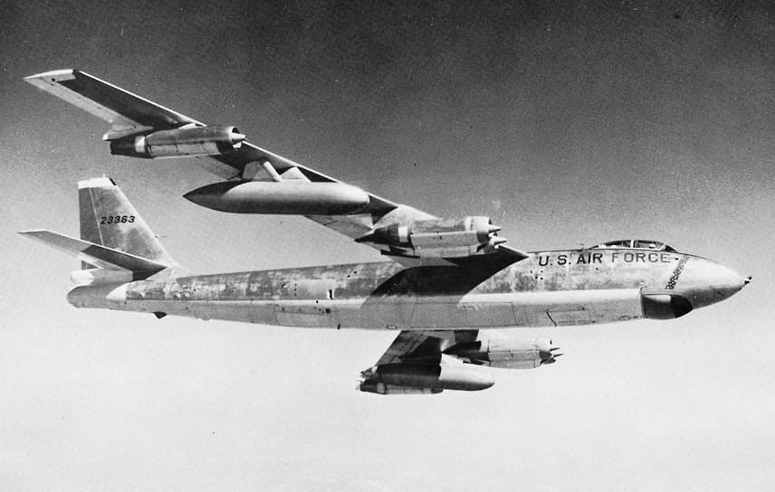 1 июля 1960 года воздушную границу между Норвегией и СССР нарушил самолет ERB-47H Stratojet из 55-го разведывательного крыла ВВС США. Над Баренцевым морем его перехватил и уничтожил истребитель МиГ-19. Из шести человек экипажа выжили двое летчиков, оба попали в плен и были освобождены в январе 1961 года. Через месяц после инцидента советская сторона вернула в США найденные останки одного из четырех погибших членов экипажа
