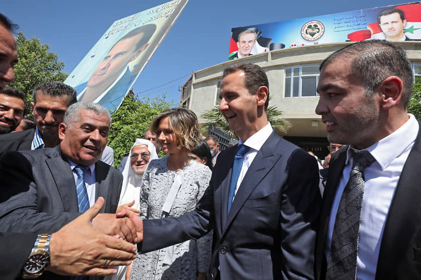 Президент Сирии Башар Асад перед своими избирателями в Думе 