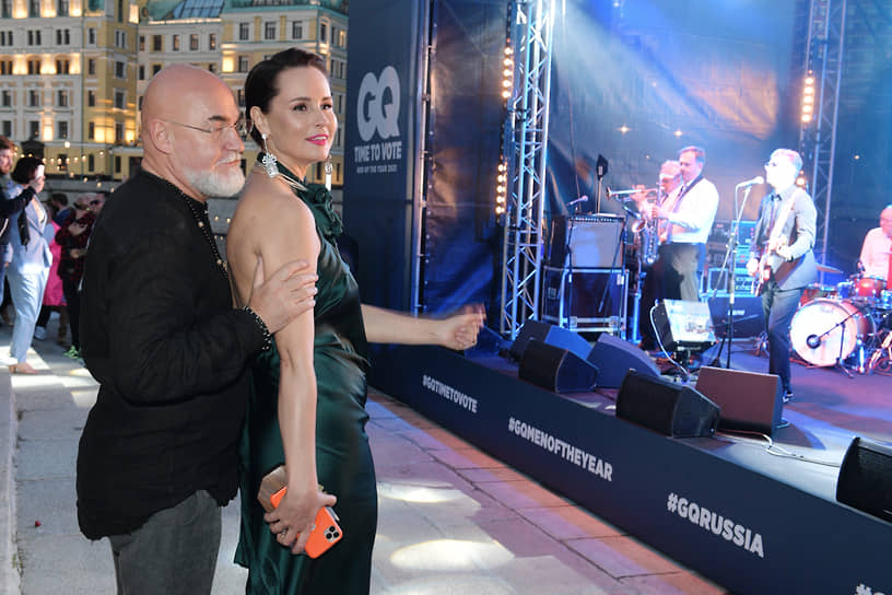 Медиаменеджер Сергей Кожевников и его супруга Екатерина на коктейле, посвященном старту голосования за претендентов на звание «GQ Человек года-2021»  