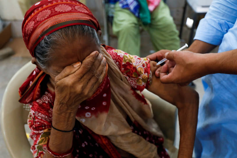 Карачи, Пакистан. Вакцинация против коронавирусной инфекции