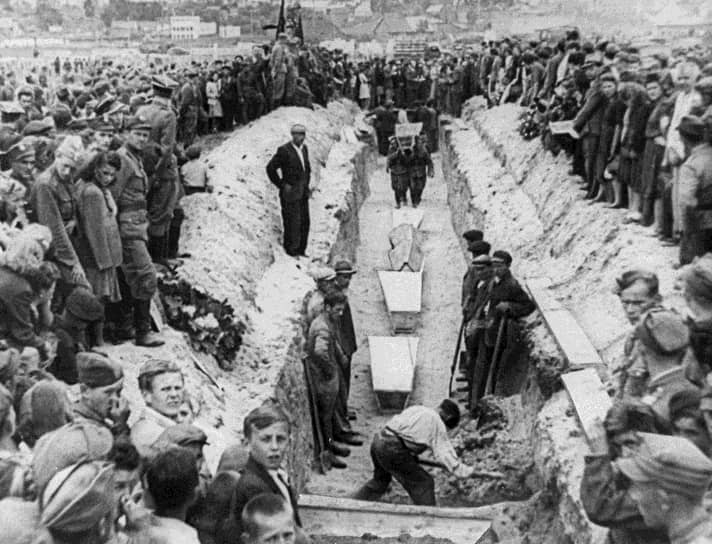Жертвы погрома были похоронены в братской могиле на еврейском кладбище, которое в период оккупации Польши использовалось нацистами как место расстрелов евреев и поляков