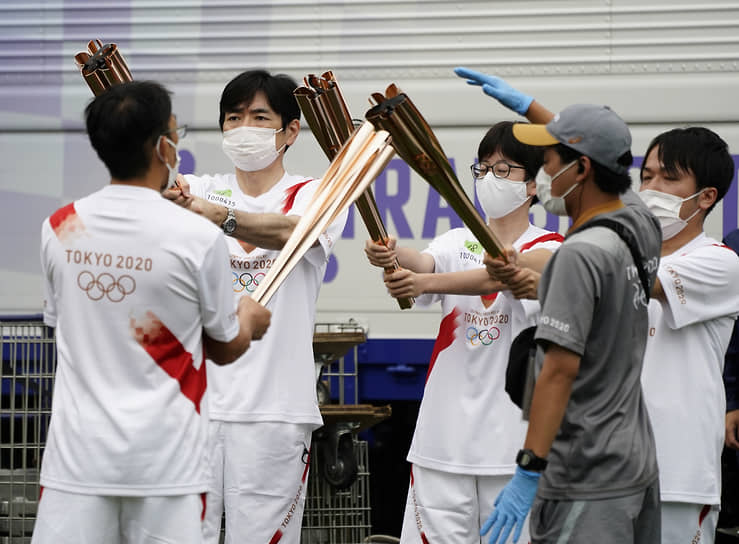 9 июля в столицу Японии прибыл олимпийский огонь. Церемония прошла в пригороде Токио в присутствии небольшого числа официальных лиц 