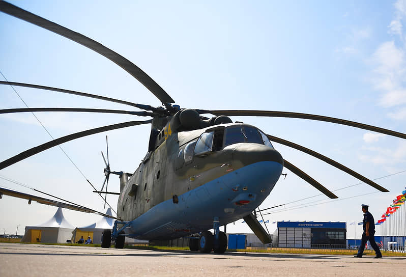 Тяжелый многоцелевой транспортный вертолет Ми-26
