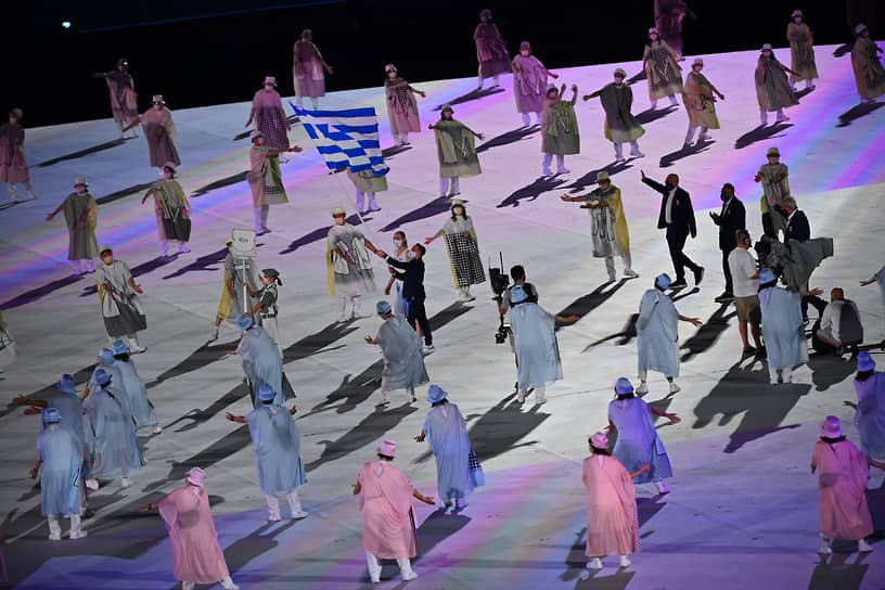 Первыми на параде атлетов традиционно прошли спортсмены из Греции