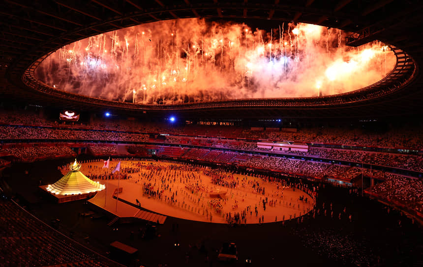 Олимпийский стадион во время церемонии открытия Игр
