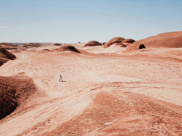 Дэн Лю, Китай. Прогулка по Марсу. 2-е место
в номинации «Фотограф года»
