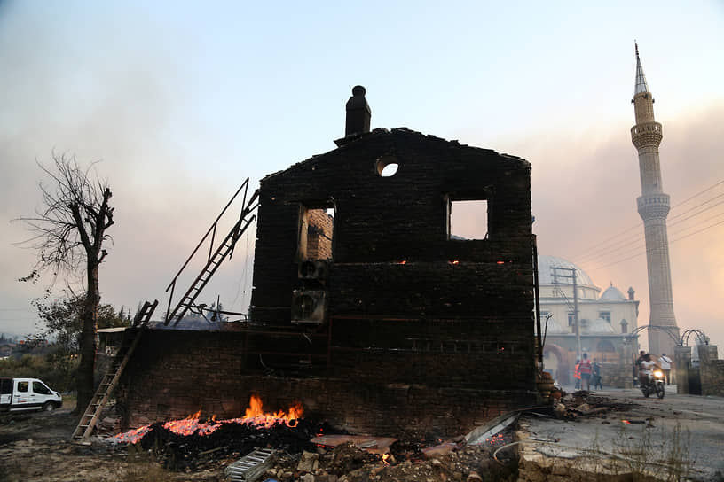 29 июля возгорания были также зафиксированы в районе Бодрума в провинции Мугла, в провинции Айдын недалеко от Дидима, а также в Адане, Кайсери и Мерсине