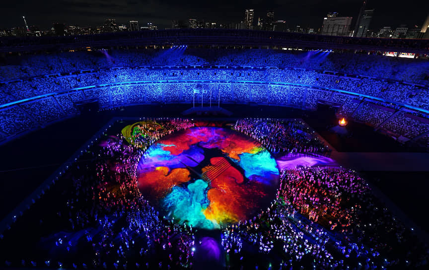Олимпийский стадион во время церемонии закрытия
