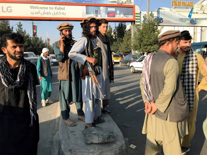 Представители радикального движения объявили об установлении контроля над всей территорией Афганистана