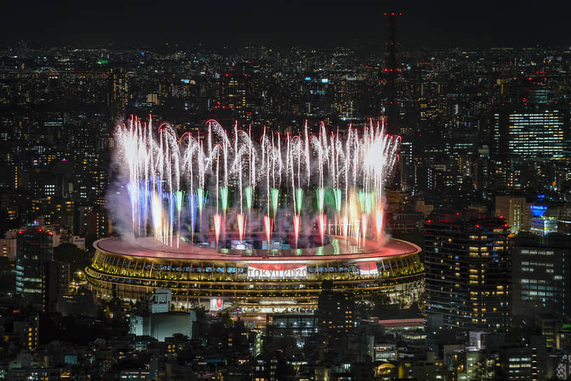 Фейрверк над олимпийским стадионом был виден во всем городе