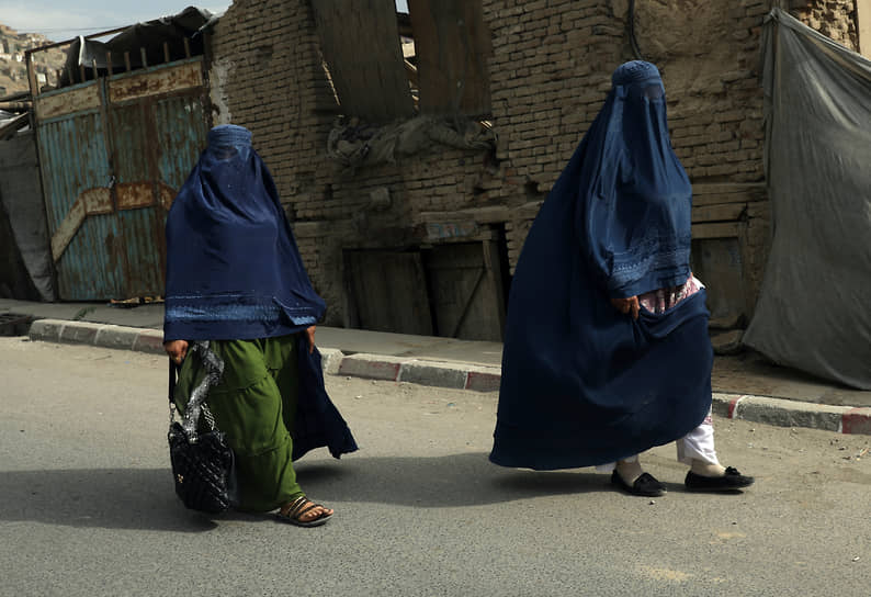 Афганские женщины на улице Кабула