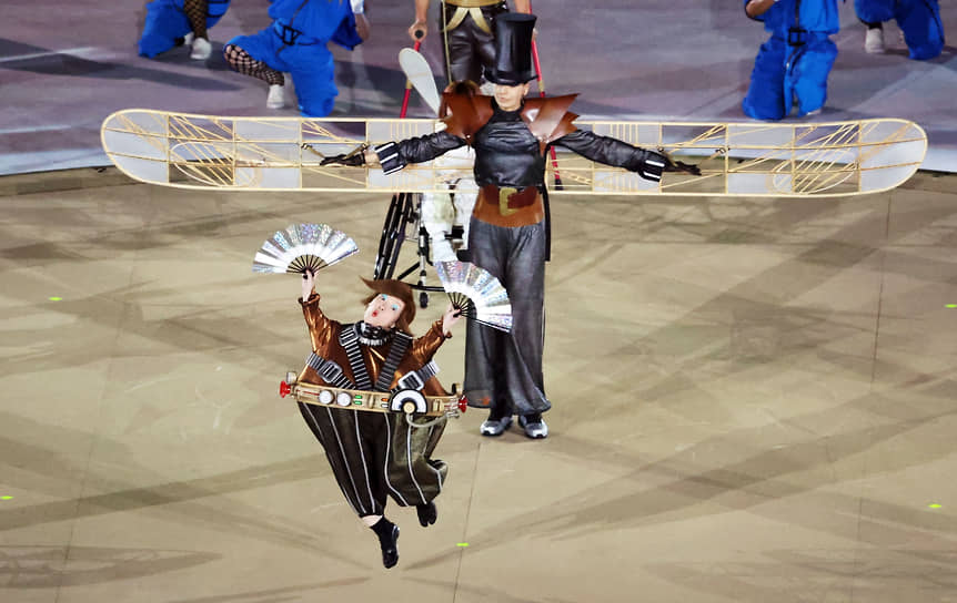 Шоу во время церемонии открытия Паралимпиады