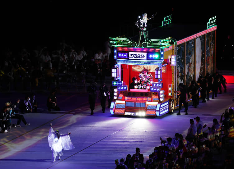 Шоу во время церемонии открытия