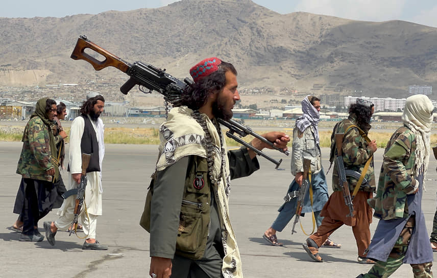 Патруль талибов в аэропорту Кабула