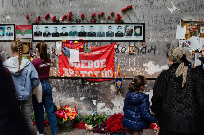 Траурные мероприятия, посвященные 17-й годовщине захвата школы №1 в Беслане