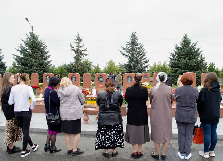 Траурные мероприятия, посвященные 17-й годовщине захвата школы №1 в Беслане