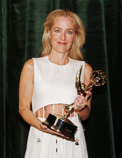 Джиллиан Андерсон получила награду за лучшую второстепенную роль в драматическом сериале («Корона»)