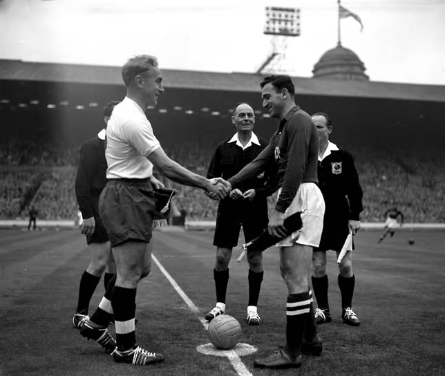 В 1958 году в матче против Англии забил первый мяч сборной СССР в истории финальных стадий чемпионатов мира. Всего в составе национальной команды Никита Симонян провел 20 матчей и стал автором 10 голов  
