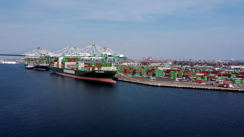 С 25 по 31 мая 2021 года в Китае пришлось закрыть терминал Яньтянь порта Шэньчжэнь. Грузы были перенаправлены в терминалы Наньша и Шэкоу портов Шэньчжэнь и Гуанчжоу. Однако, они не справились с таким объемом контейнеров и заторы начались и там. При этом, Шэньчжэнь и Гуанчжоу — третий и пятый по величине контейнерные порты мира