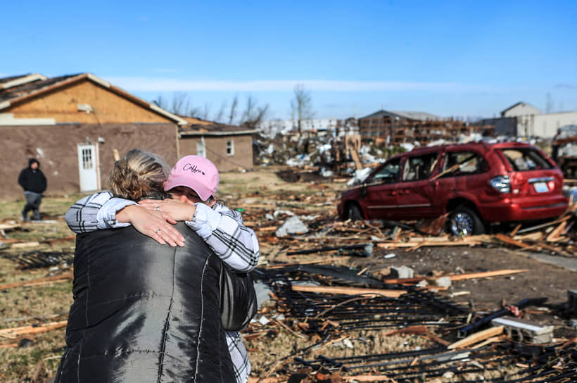Губернатор штата Кентукки Энди Бешир считает, что число жертв торнадо может значительно превысить 100 человек