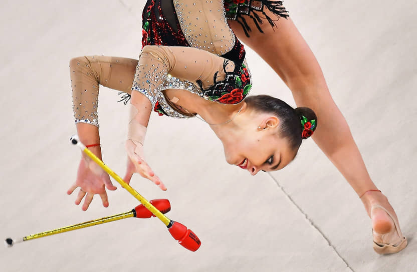 Российская гимнастка Арина Аверина на VIII турнире по художественной гимнастике Olympico Cup 2021