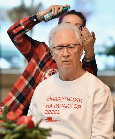 Москва. Председатель наблюдательного совета Московской биржи Олег Вьюгин перед началом презентации обновленного бренда