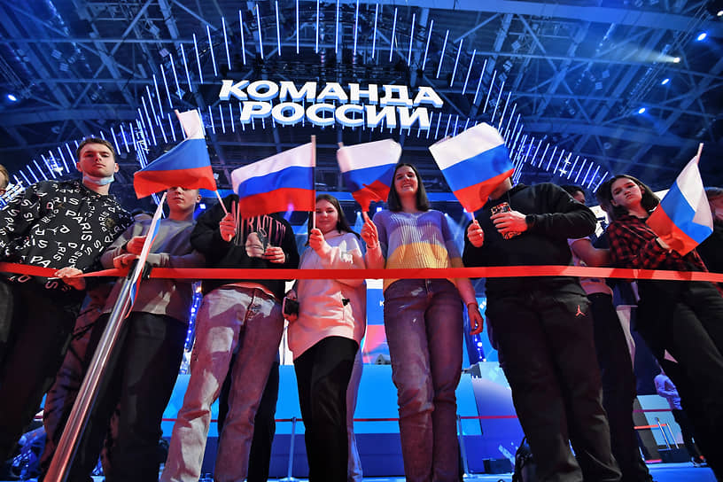 Торжественная встреча российских олимпийцев продолжилась на «ВТБ-Арене»