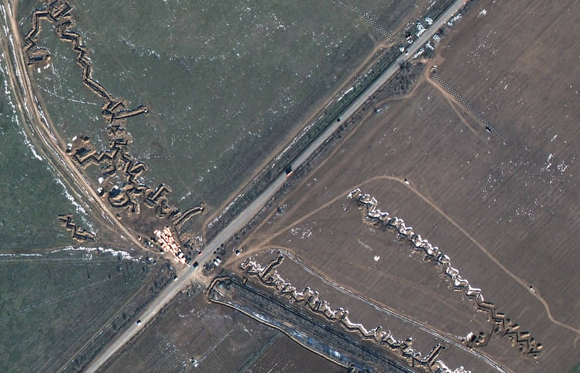 Защитные укрепления в районе села Медведевка в Крыму