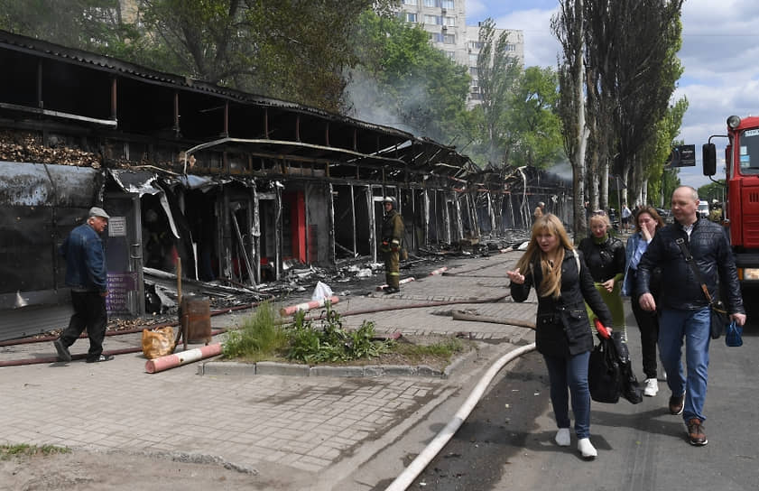 Рынок «Текстильщик» в Донецке после обстрела