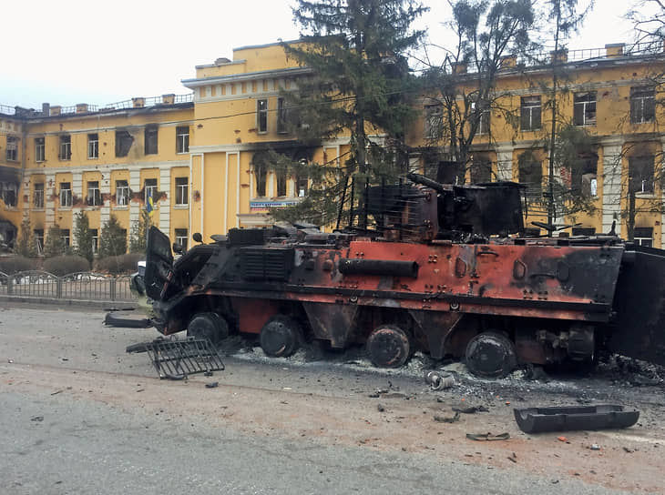 Сожженная военная техника в Харькове