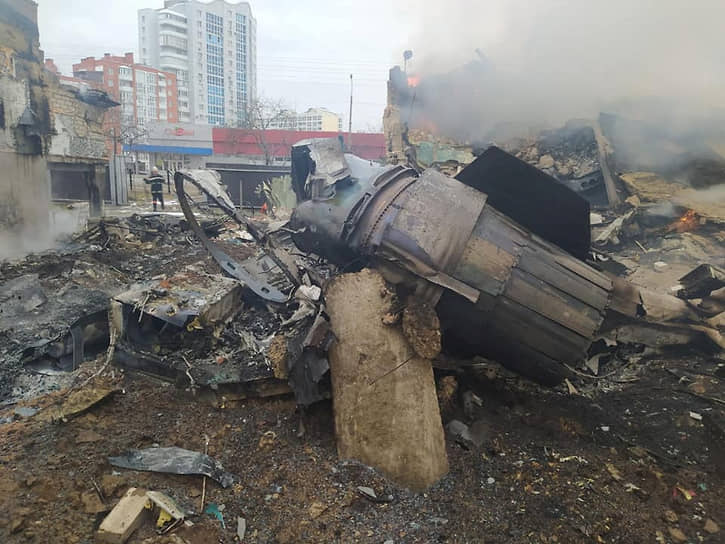 Обломки военного самолета в Чернигове