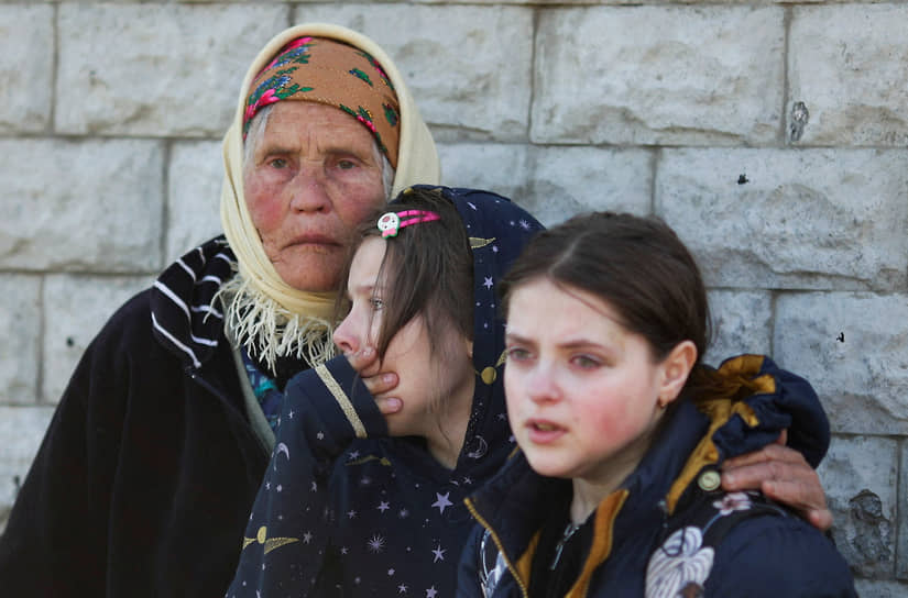 Жители во время эвакуации в Харькове