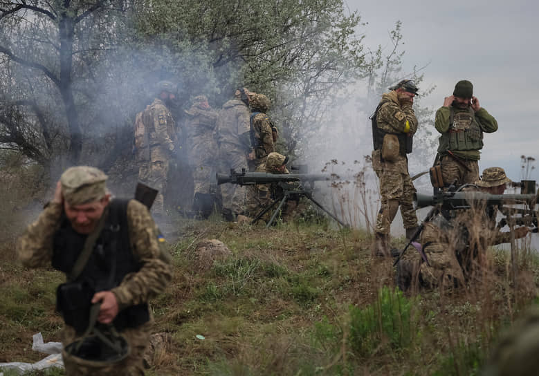 Украинские военнослужащие на учениях в Днепропетровске
