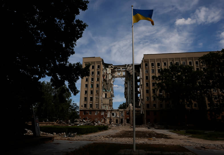 Разрушенное здание облгосадминистрации в Николаеве