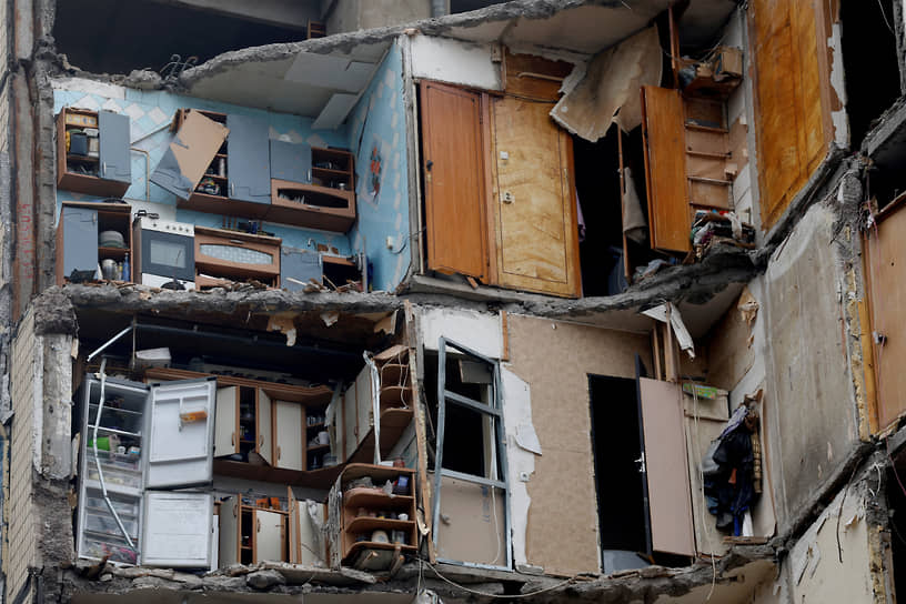 Разрушенный жилой дом в Днепре