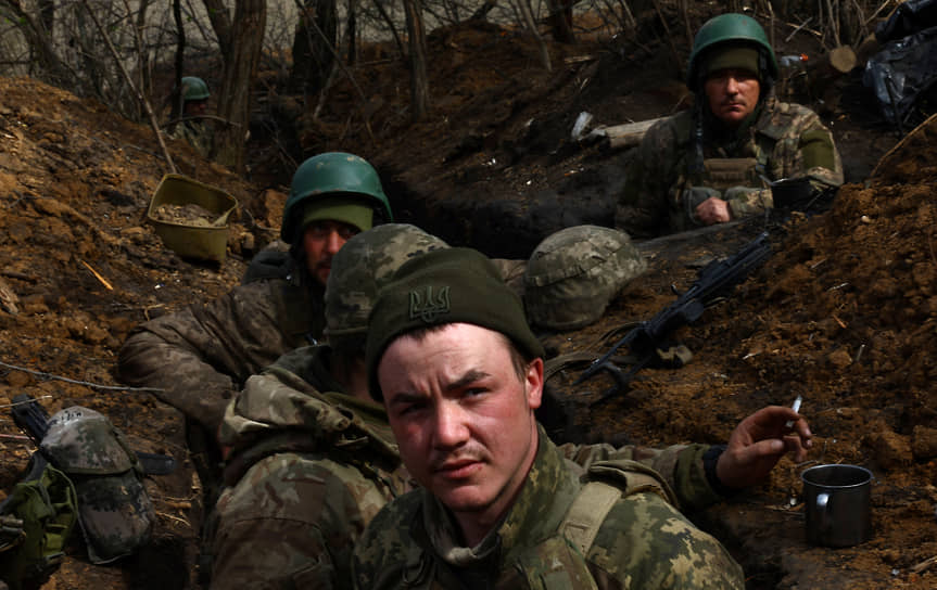 Украинские военнослужащие в районе Бахмута (Артемовска)