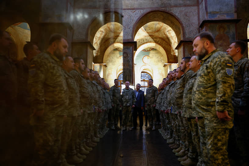 Выпускной офицеров-капелланов в Софийском соборе в Киеве