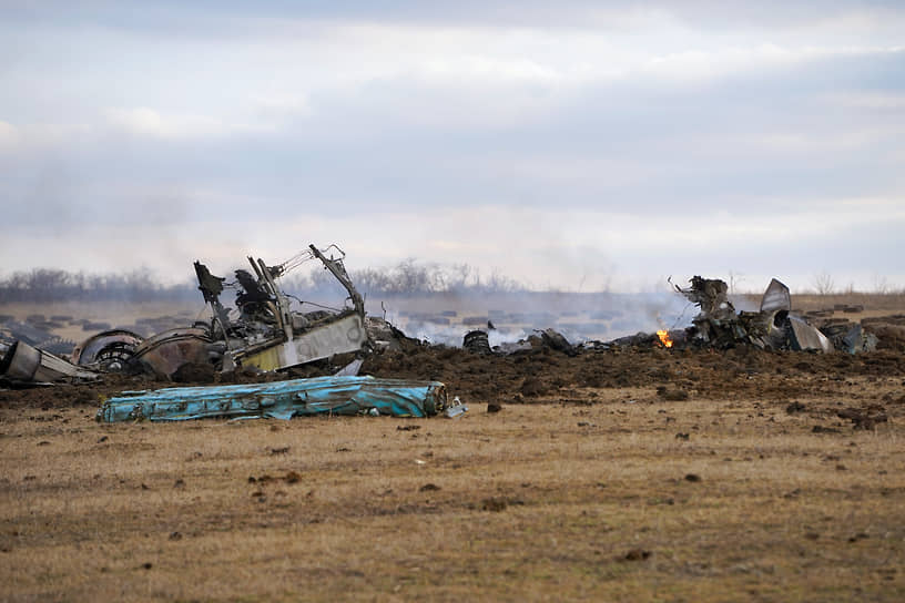 Самолет СУ-34, потерпевший крушение в Енакиево
