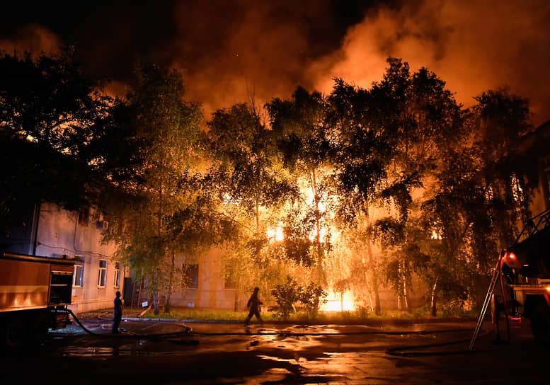 Пожар в здании Донецкого университета экономики и торговли