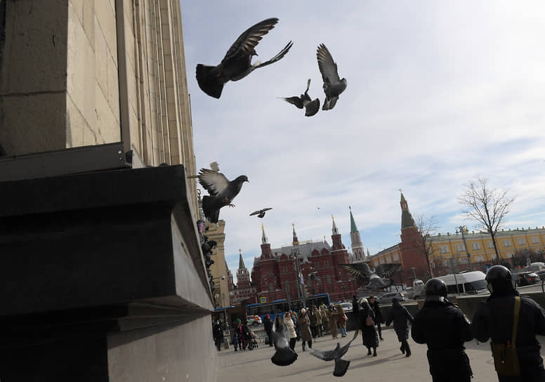 В Москве местом сбора участников несанкционированной акции была Манежная площадь 