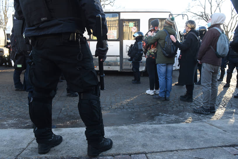 Задержание участников акции в Санкт-Петербурге