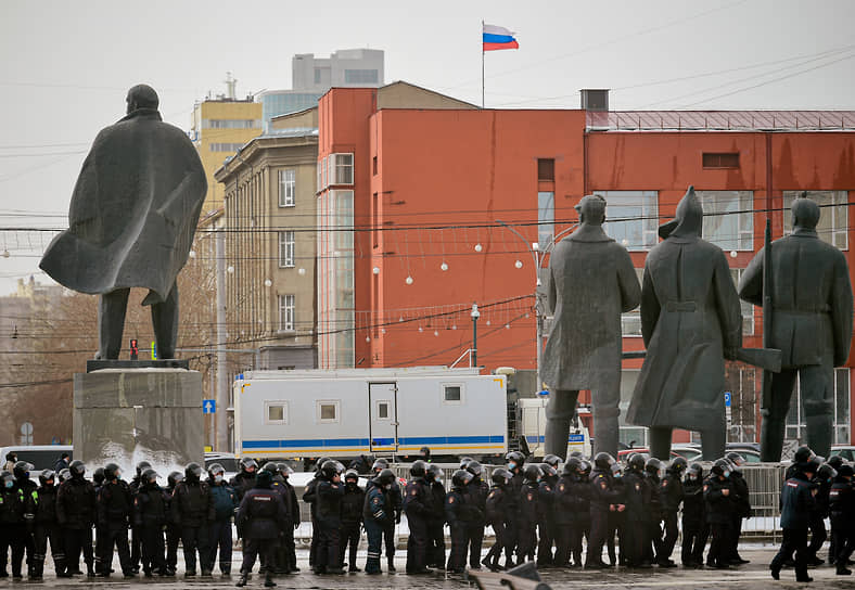 Оцепление во время несогласованной акции в Новосибирске