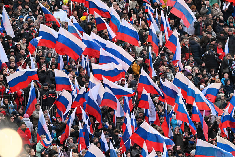 По данным управления МВД по Москве, в митинге участвовали 203 тыс. человек. Более 95 тыс. находились на стадионе и более 100 тыс.— рядом с ним