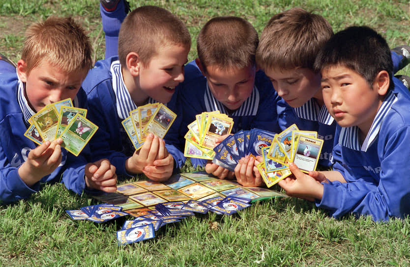 В октябре 1996 года вышла карточная игра «Покемон». Она получила распространение более чем в 40 странах. Положительно отозвались об этой игре даже в Ватикане, заявив, что она развивает у детей воображение и учит их дружбе 