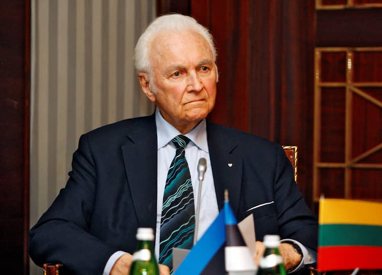 В 2001 году был избран президентом Эстонии. В 2006 году вновь баллотировался на пост лидера страны, но проиграл Тоомасу Ильвесу