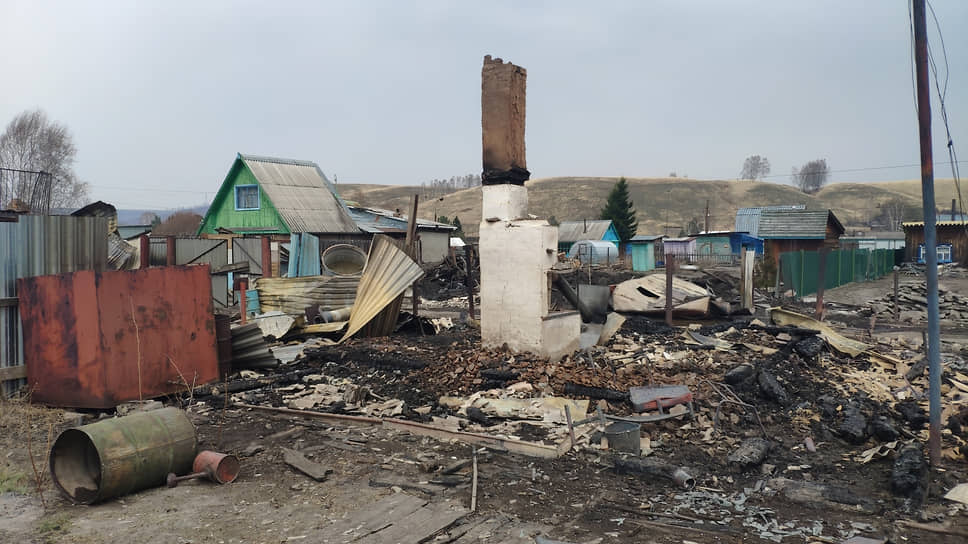 Последствия пожара в селе Красный Курыш