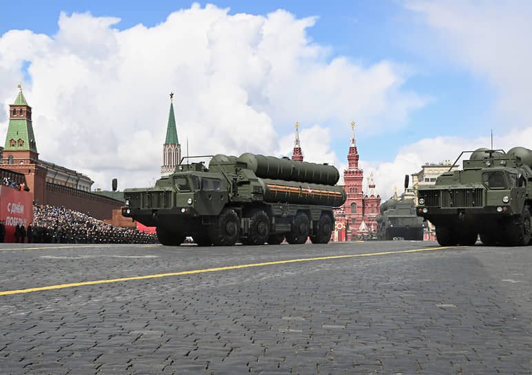 Зенитно-ракетный комплекс С-400 на параде в Москве